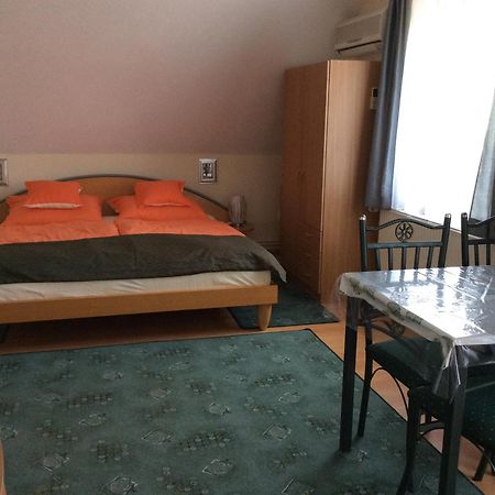 Gyenesi Virag Apartman Gyenesdias Bagian luar foto