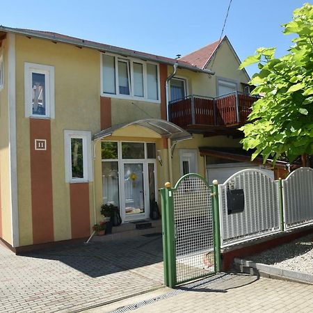 Gyenesi Virag Apartman Gyenesdias Bagian luar foto