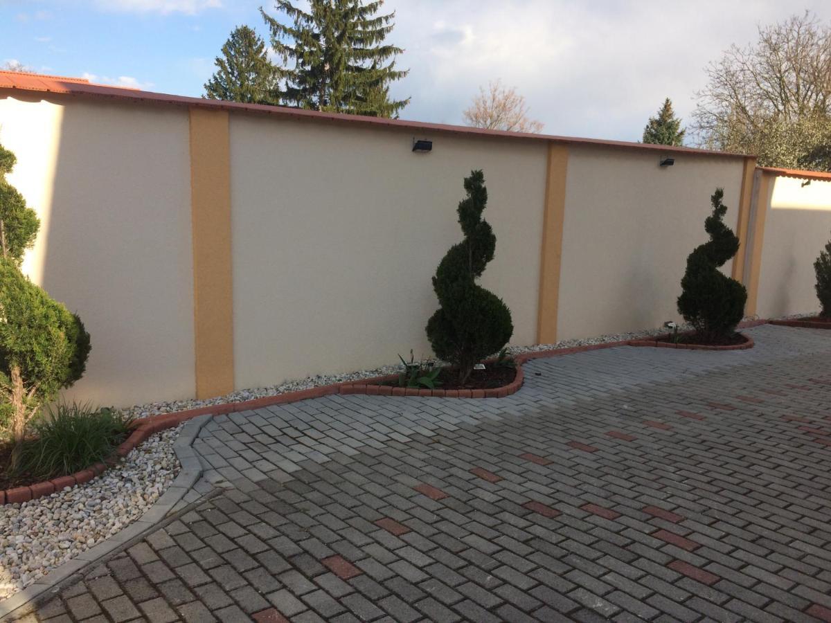 Gyenesi Virag Apartman Gyenesdias Bagian luar foto