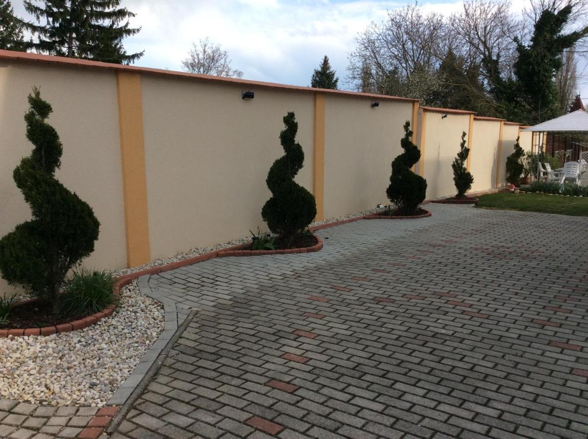 Gyenesi Virag Apartman Gyenesdias Bagian luar foto