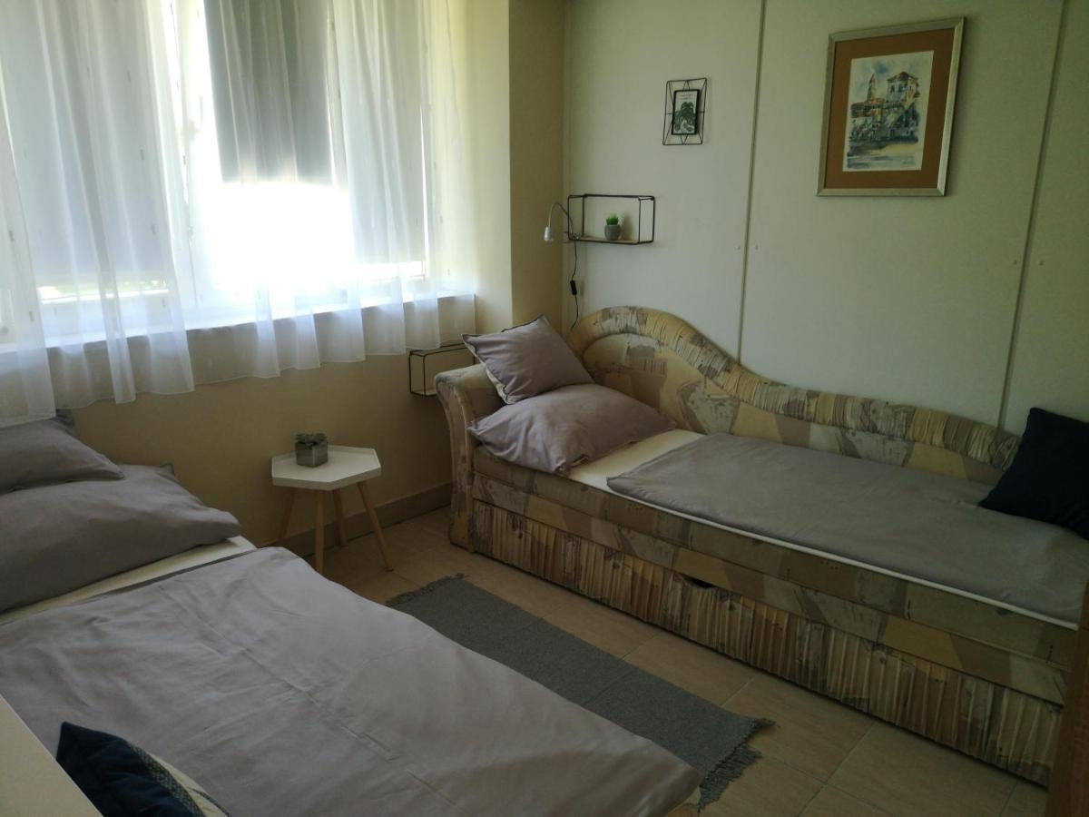 Gyenesi Virag Apartman Gyenesdias Ruang foto