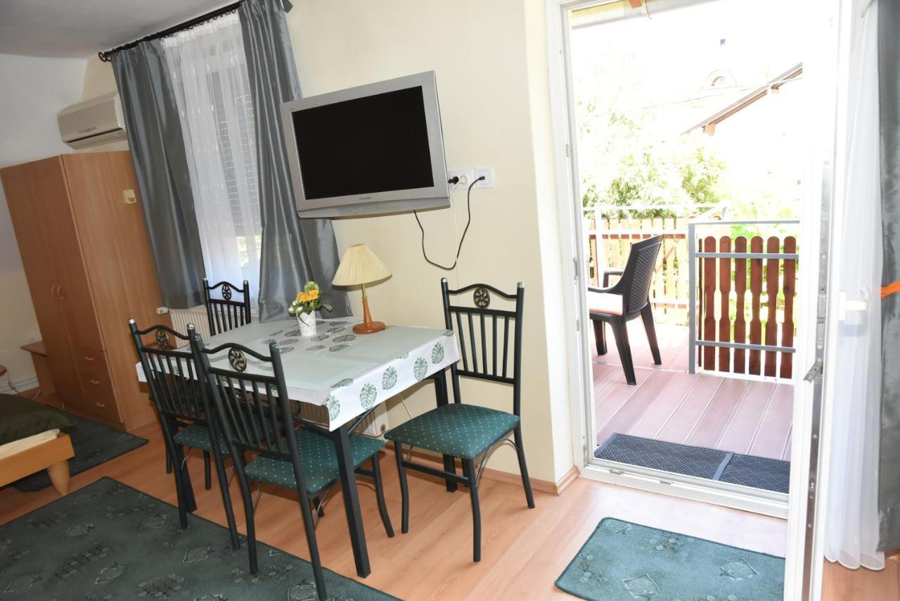 Gyenesi Virag Apartman Gyenesdias Ruang foto