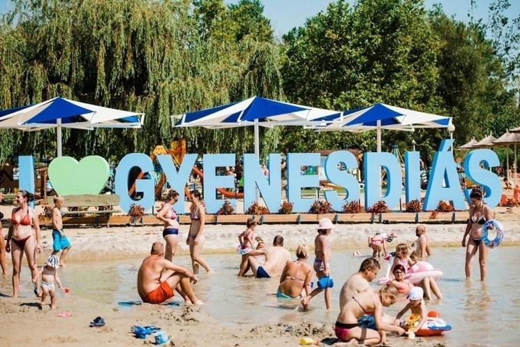 Gyenesi Virag Apartman Gyenesdias Bagian luar foto