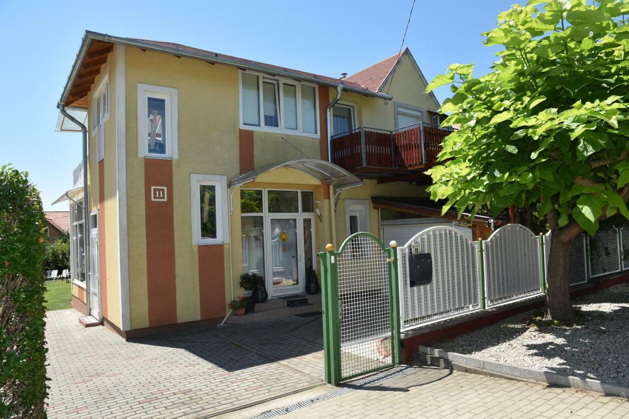 Gyenesi Virag Apartman Gyenesdias Bagian luar foto