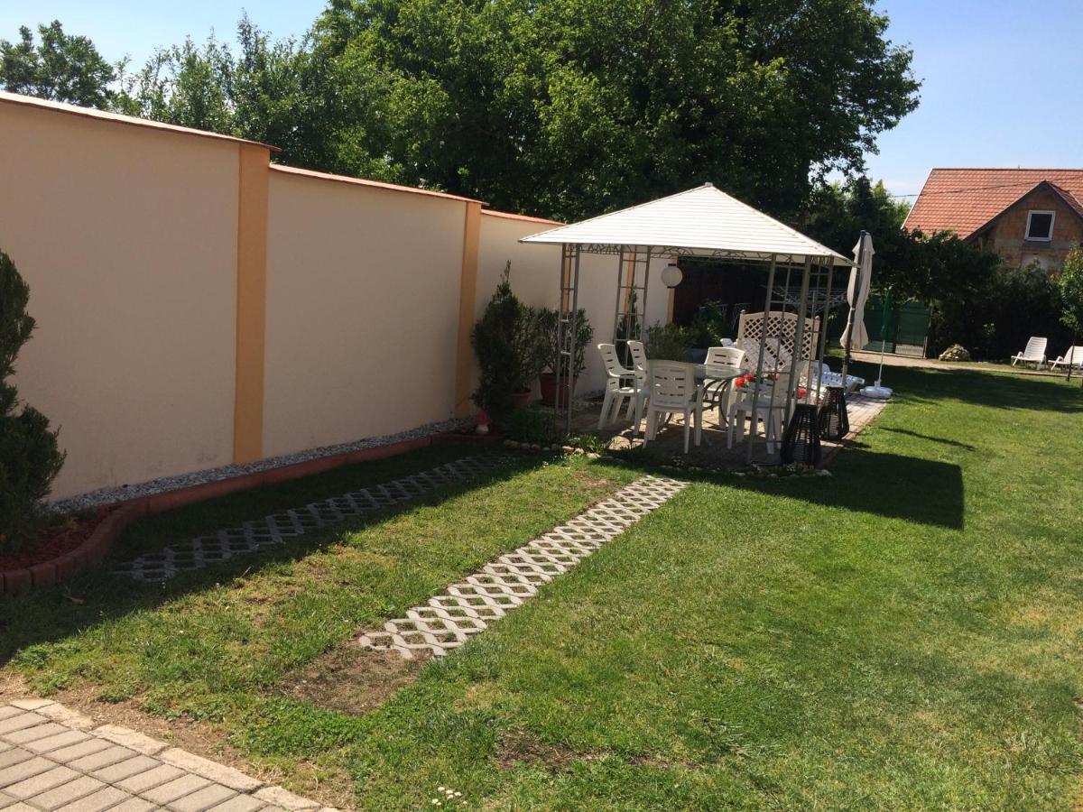 Gyenesi Virag Apartman Gyenesdias Bagian luar foto